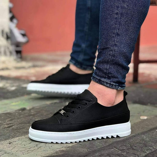 02 Mens Trainers Black & White