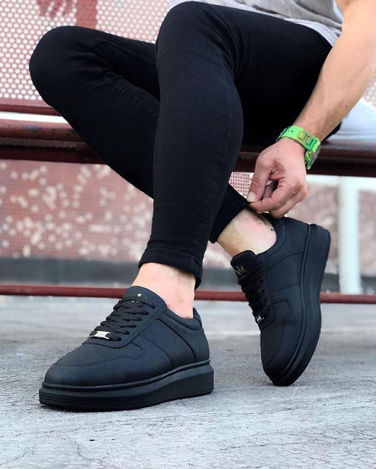 011 Mens Trainers Full Black