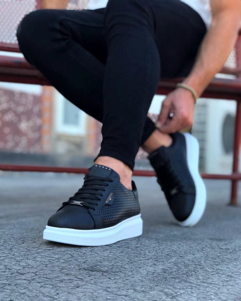 01 Mens Trainers Black & White