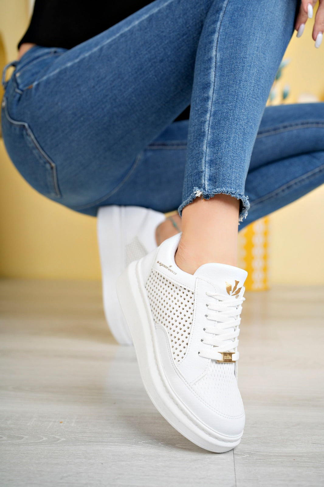 White hot sale wedge plimsolls