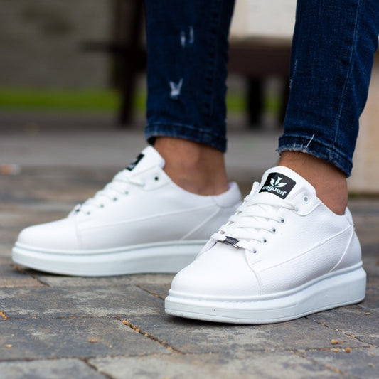 028 Mens Trainers (White with BLACK Logo)