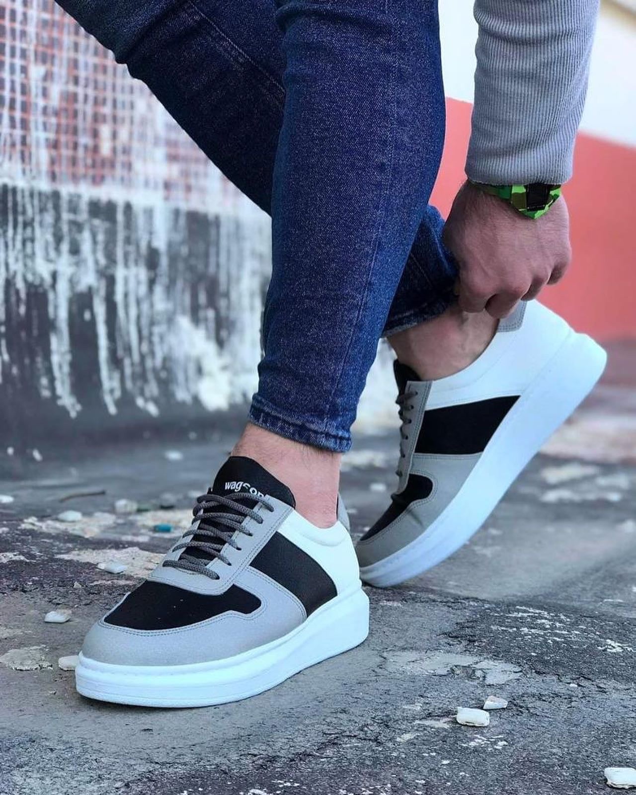 011 Mens Trainers Black & White